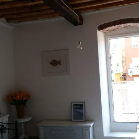 Prima Fila Konukevi Lerici