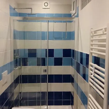 Prima Fila Konukevi Lerici